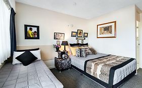 Airport Riverview Motel